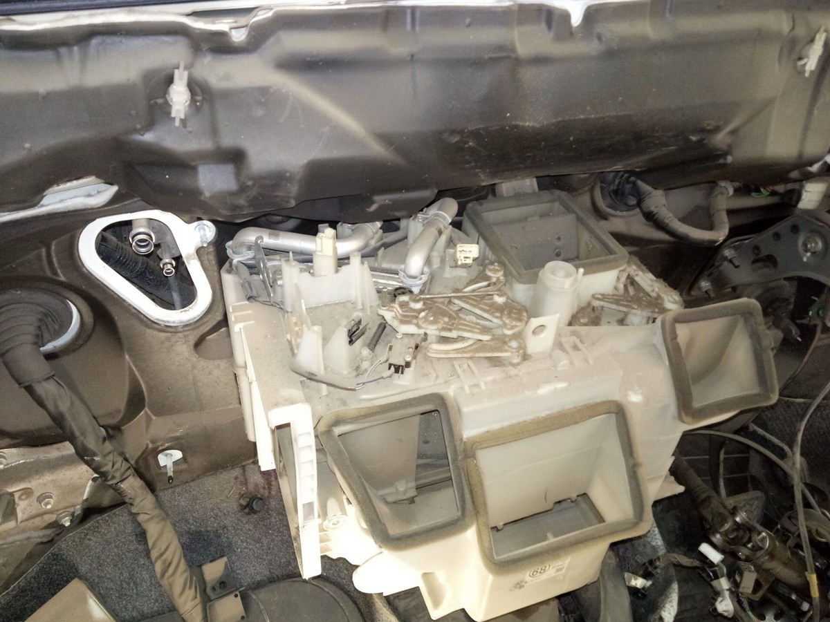 Как снять радиатор на тойота пробокс - 93 фото