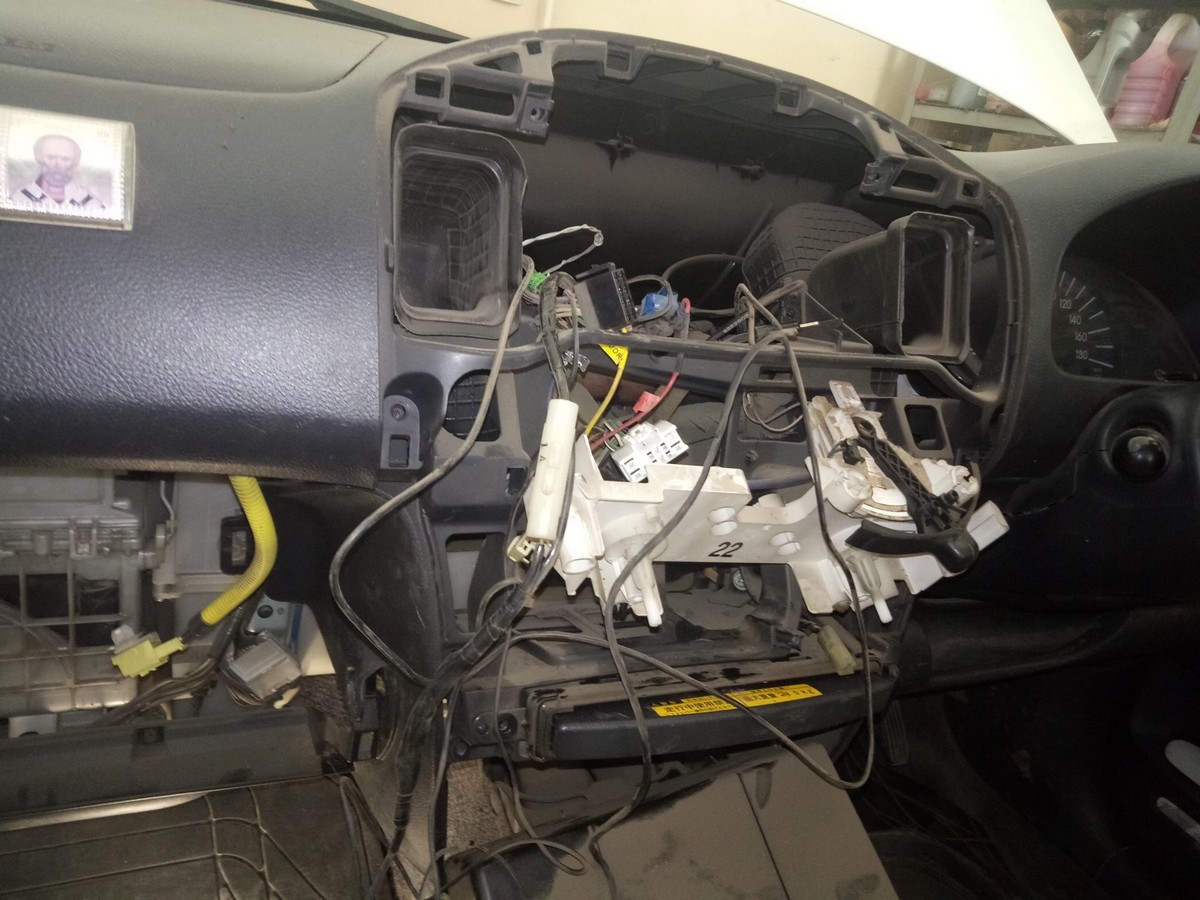 Как промыть печку в автомобиле не снимая своими руками на тойота ...